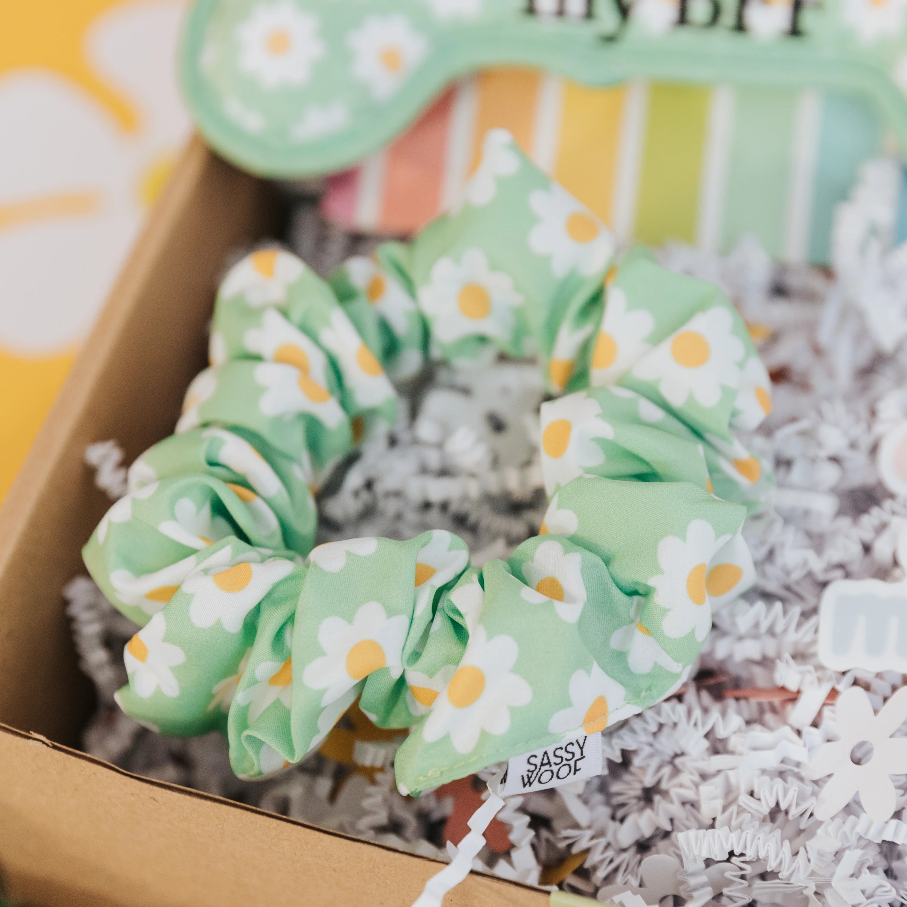 Daisy Scrunchie - Image 3